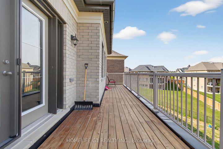 Photo 6 at 70 Appleyard Avenue, Kleinburg, Vaughan