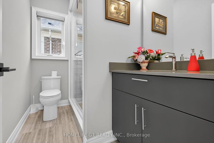 Photo 11 at 70 Appleyard Avenue, Kleinburg, Vaughan