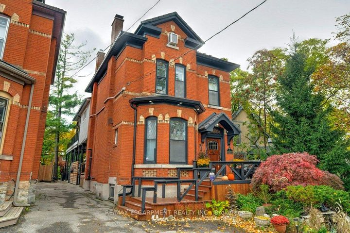 Photo 1 at 7 Homewood Avenue, Kirkendall, Hamilton