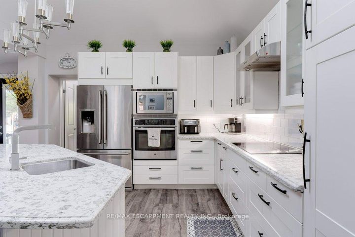 Photo 8 at 7 Homewood Avenue, Kirkendall, Hamilton