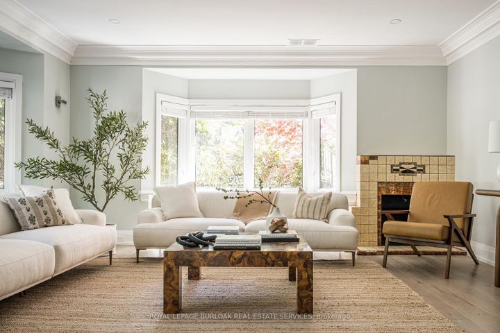 Photo 5 at 3 Oakwood Place, Westdale, Hamilton