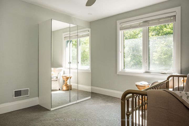 Photo 17 at 3 Oakwood Place, Westdale, Hamilton