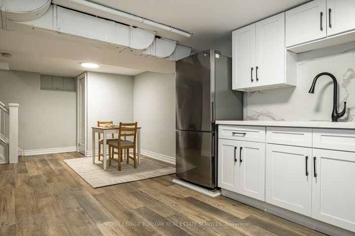 Photo 31 at 3 Oakwood Place, Westdale, Hamilton