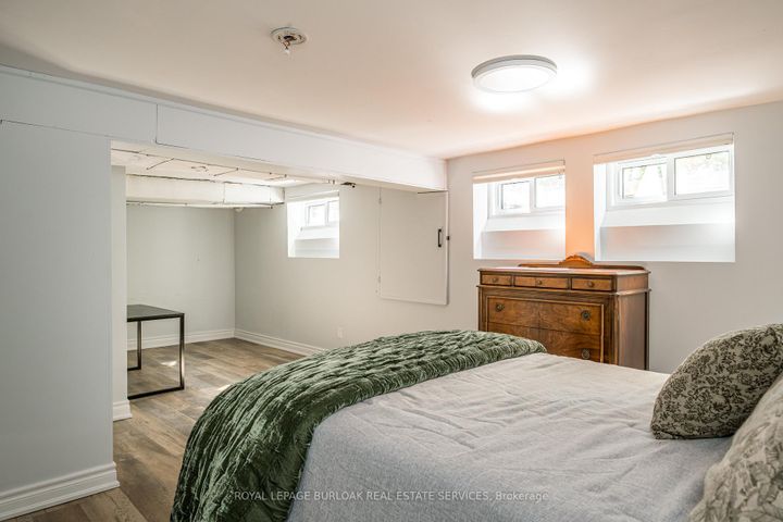 Photo 35 at 3 Oakwood Place, Westdale, Hamilton