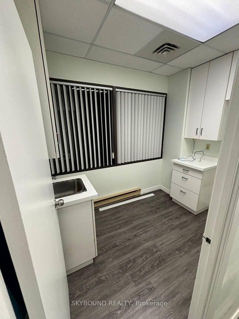 Photo 12 at 512 - 600 Sherbourne Street, North St. James Town, Toronto