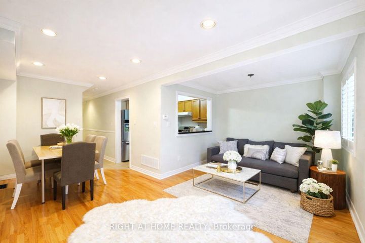 Photo 2 at 95 Giancola Crescent, Maple, Vaughan