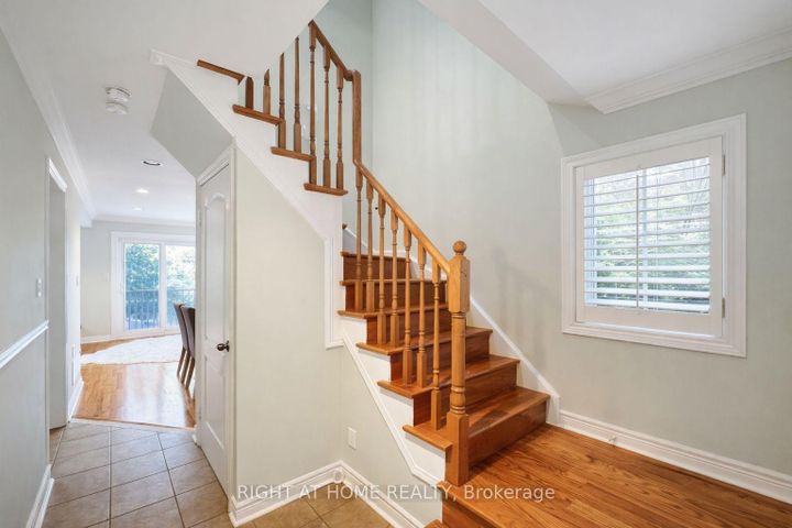 Photo 7 at 95 Giancola Crescent, Maple, Vaughan