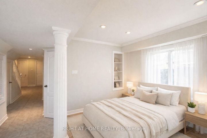 Photo 13 at 95 Giancola Crescent, Maple, Vaughan