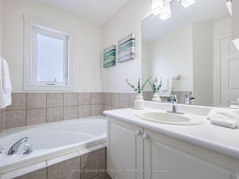 Photo 10 at 52 Long Island Crescent, Centennial Scarborough, Toronto