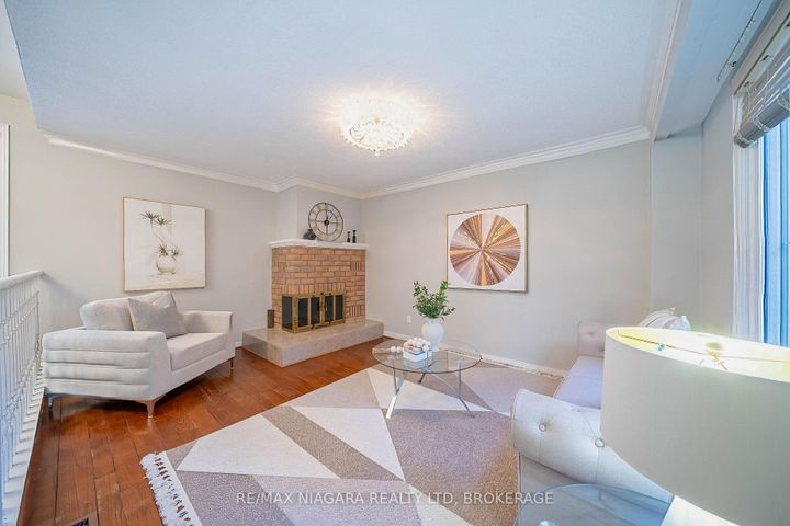 Photo 11 at 28 Rosemead Close, Unionville, Markham