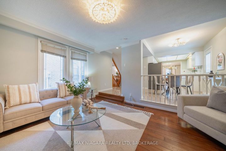 Photo 13 at 28 Rosemead Close, Unionville, Markham