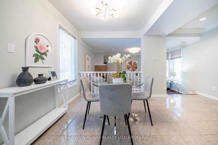 Photo 15 at 28 Rosemead Close, Unionville, Markham