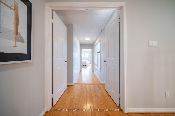 Photo 23 at 28 Rosemead Close, Unionville, Markham