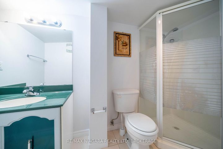 Photo 41 at 28 Rosemead Close, Unionville, Markham