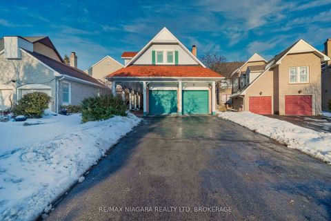 Photo 1 at 28 Rosemead Close, Unionville, Markham