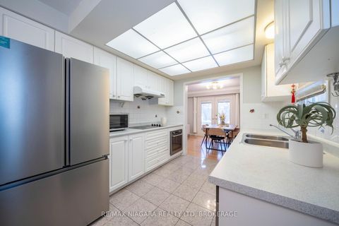 Photo 16 at 28 Rosemead Close, Unionville, Markham