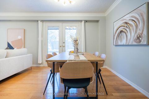 Photo 18 at 28 Rosemead Close, Unionville, Markham