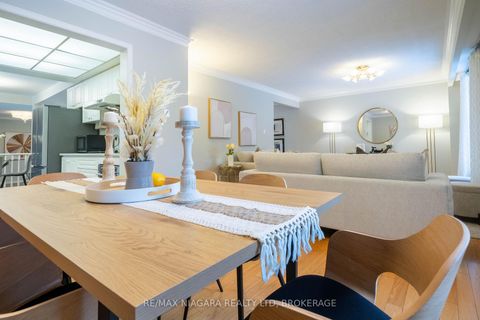 Photo 19 at 28 Rosemead Close, Unionville, Markham