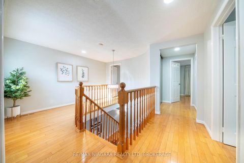 Photo 22 at 28 Rosemead Close, Unionville, Markham