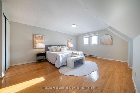 Photo 26 at 28 Rosemead Close, Unionville, Markham