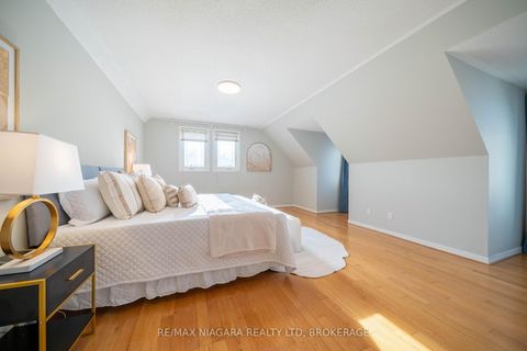 Photo 28 at 28 Rosemead Close, Unionville, Markham