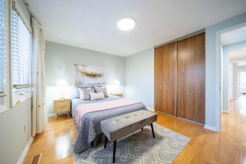 Photo 34 at 28 Rosemead Close, Unionville, Markham