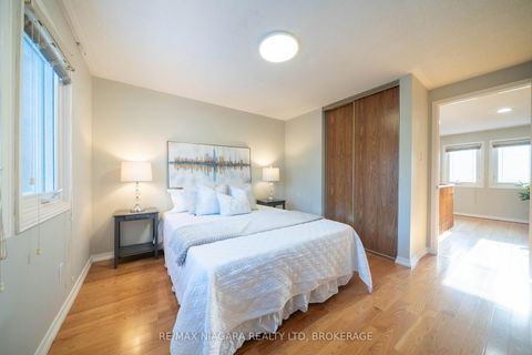 Photo 37 at 28 Rosemead Close, Unionville, Markham