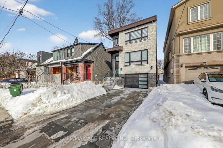 Photo 3 at 33 August Avenue, Oakridge, Toronto