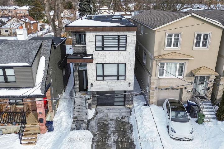 Photo 4 at 33 August Avenue, Oakridge, Toronto