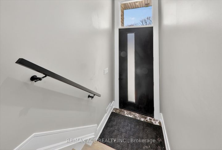 Photo 7 at 33 August Avenue, Oakridge, Toronto