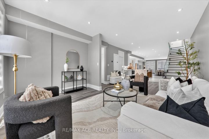 Photo 10 at 33 August Avenue, Oakridge, Toronto