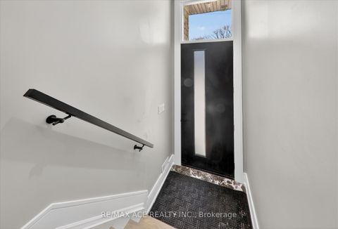 Photo 7 at 33 August Avenue, Oakridge, Toronto