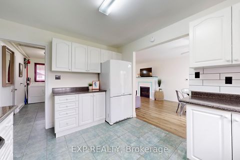 Photo 9 at 367 Adeline Drive, Keswick South, Georgina