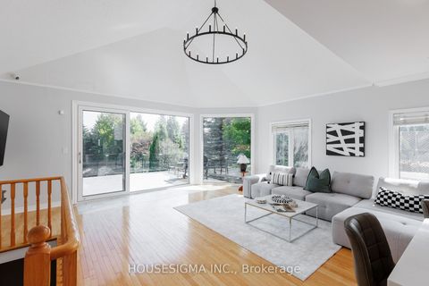 Photo 5 at 703 Madeline Heights, Wyndham, Newmarket