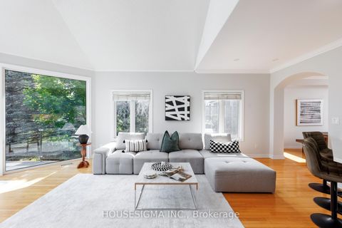 Photo 6 at 703 Madeline Heights, Wyndham, Newmarket