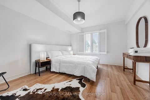 Photo 27 at 703 Madeline Heights, Wyndham, Newmarket