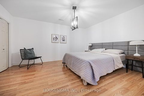 Photo 29 at 703 Madeline Heights, Wyndham, Newmarket