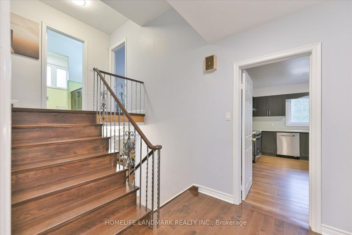Photo 5 at 1 Hawksbury Drive, Bayview Village, Toronto