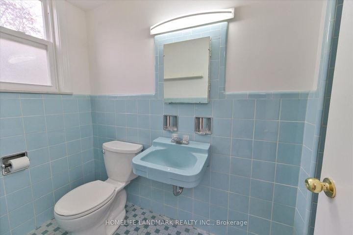 Photo 28 at 1 Hawksbury Drive, Bayview Village, Toronto