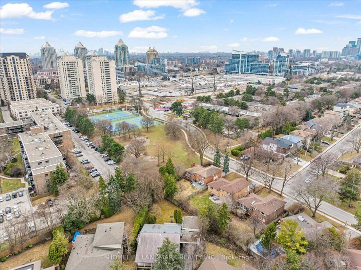 Photo 34 at 1 Hawksbury Drive, Bayview Village, Toronto