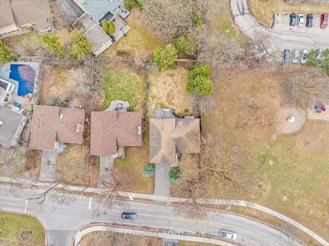 Photo 1 at 1 Hawksbury Drive, Bayview Village, Toronto