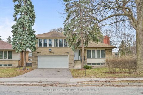 Photo 2 at 1 Hawksbury Drive, Bayview Village, Toronto