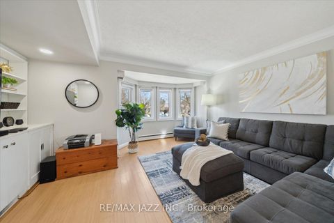 Photo 4 at 640 Mary Street N, O'Neill, Oshawa