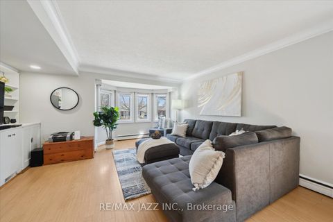 Photo 5 at 640 Mary Street N, O'Neill, Oshawa