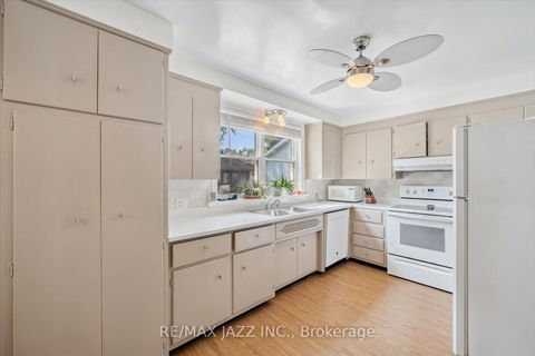 Photo 12 at 640 Mary Street N, O'Neill, Oshawa