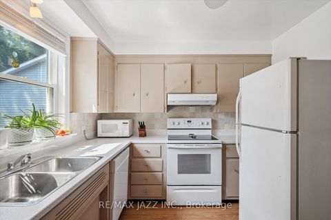 Photo 13 at 640 Mary Street N, O'Neill, Oshawa