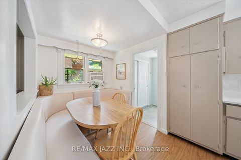 Photo 16 at 640 Mary Street N, O'Neill, Oshawa