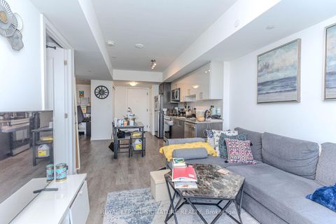 Photo 10 at 813 - 556 Marlee Avenue, Glen Park, Toronto