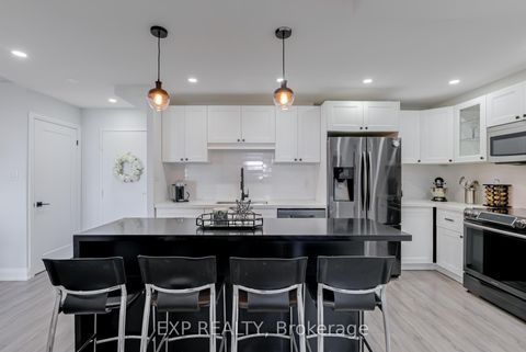 Photo 3 at 1503 - 299 Mill Road, Markland Wood, Toronto