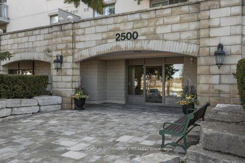 Photo 2 at 109 - 2500 Rutherford Road, Maple, Vaughan